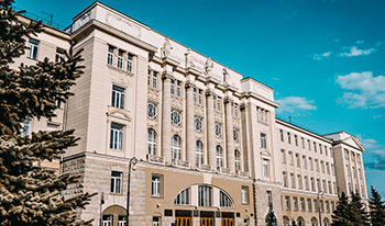 Сотрудники сервисных локомотивных депо получат высшее образование в
ОмГУПС