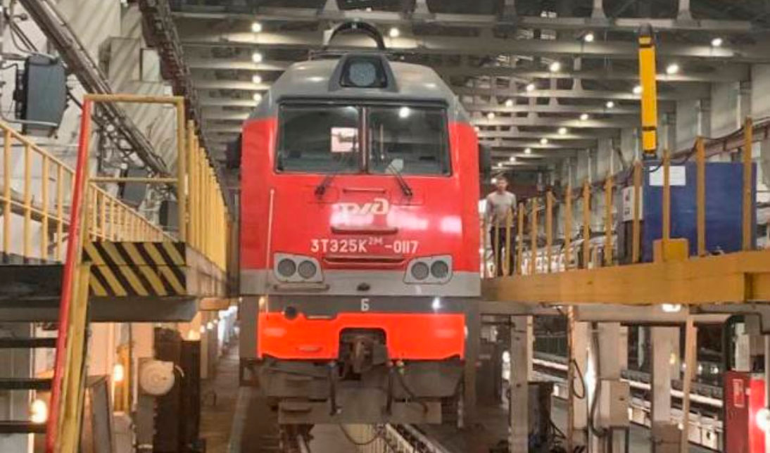 Сварочный цех локомотивного депо. Локомотивное депо вихоревка. Вагонное депо унеча. Локотех тмх сервис. Сервисное локомотивное депо тимашевск.